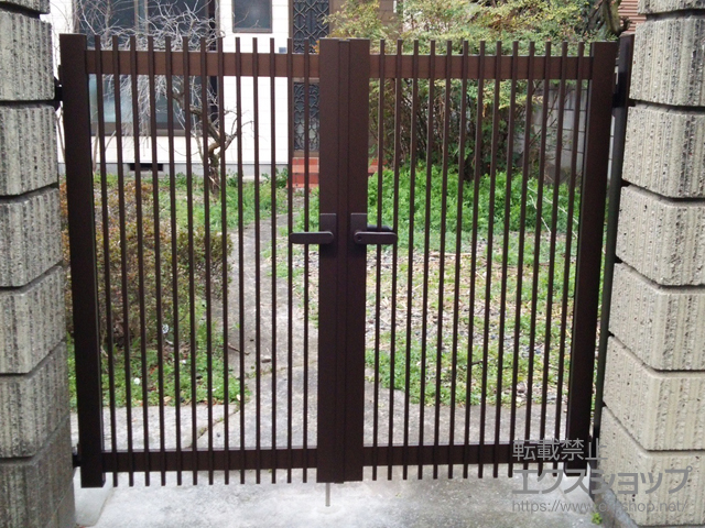 東京都葛飾区のの門扉 レスティン門扉 11型 両開き 門柱使用 施工例