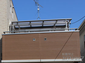 愛知県岡崎市のLIXIL リクシル（トステム）のバルコニー・ベランダ屋根 パワーアルファ F型 屋根タイプ 自在桁はね出し納まり 単体 積雪〜30cm対応 施工例