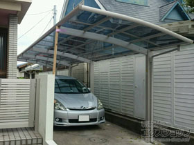 福岡県糟屋郡宇美町ののカーポート レイナポートグラン 縦連棟 積雪〜20cm対応 施工例