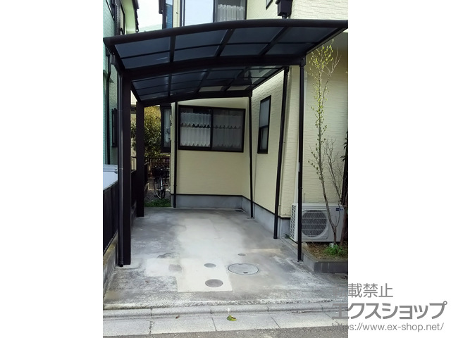 埼玉県さいたま市ののカーポート レイナポートグラン　積雪〜20cm対応＋着脱式サポート 標準・ハイルーフ兼用 2本入り×1セット 施工例