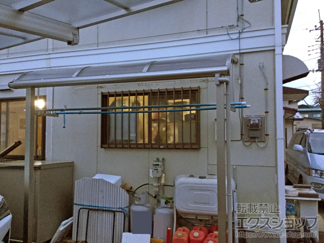 山梨県富士吉田市ののテラス屋根 ヴェクターテラス R型 テラスタイプ 単体 積雪〜20cm対応＋吊り下げ式物干し 標準 2本入り×1セット 施工例