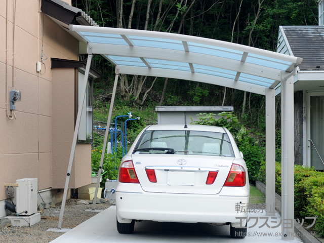 群馬県桐生市ののカーポート レイナポートグランZ　積雪〜20cm対応 施工例