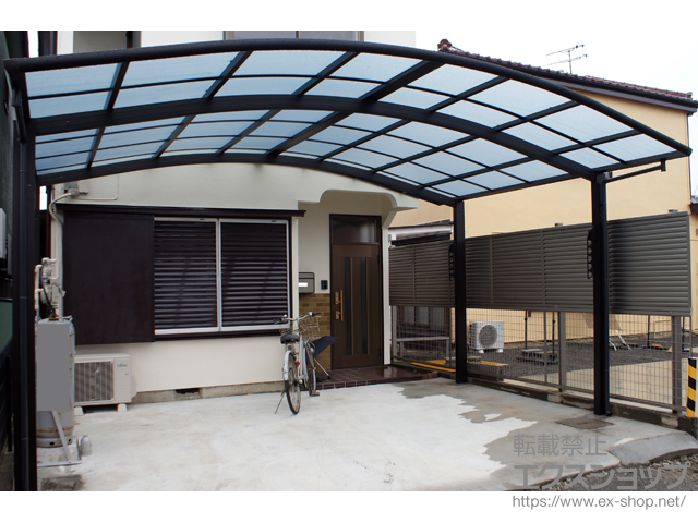 神奈川県平塚市ののカーポート レイナツインポートグラン　積雪〜20cm対応＋屋根ふき材補強部品（2セット）＋水平式物干し テラス柱用  標準 2本入り×1セット 施工例