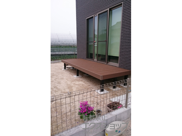 福岡県小郡市ののウッドデッキ マージウッドデッキ＋ステップSタイプ(2段) 施工例