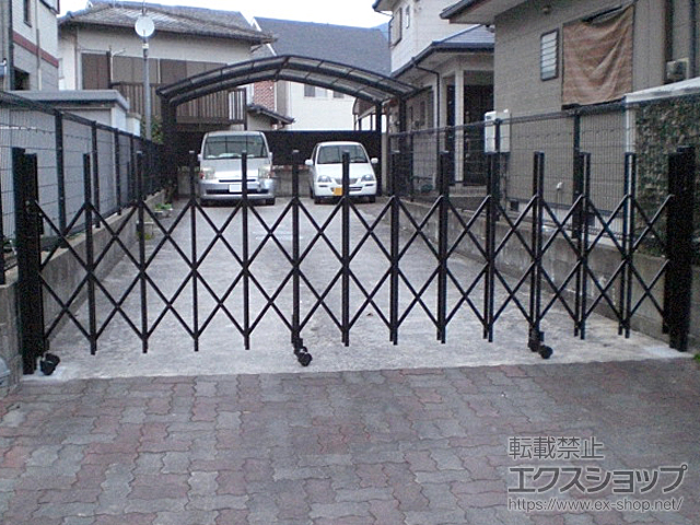 福岡県糟屋郡須恵町ののカーゲート トリップゲート RB型 ノンレール 片開き 38S 施工例