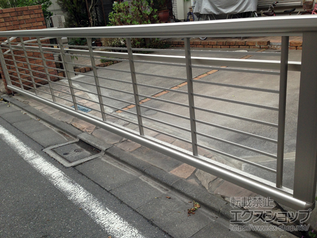 東京都小平市ののカーゲート ルシアスアップゲートワイド 1型 横格子 電動 施工例