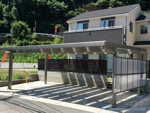 鹿児島県鹿児島市のLIXIL リクシル（トステム）のカーポート テリオスポートIII 1500 3台用 角柱4本仕様 積雪〜50cm対応 施工例