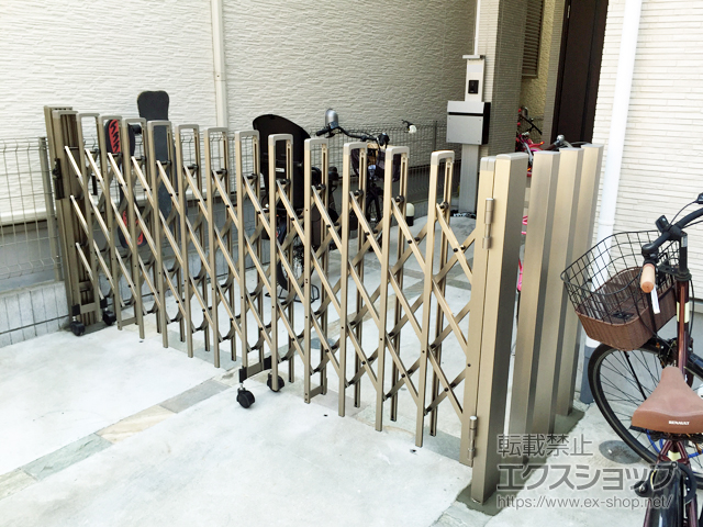 東京都足立区ののカーゲート トリップゲート RC型 ノンレール 片開き 30S 施工例