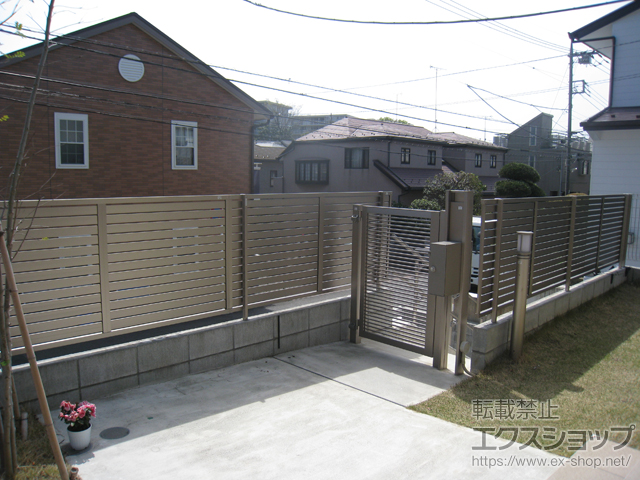 神奈川県川崎市ののフェンス・柵 プレスタフェンス 7Y型 横スリット フリーポールタイプ 施工例