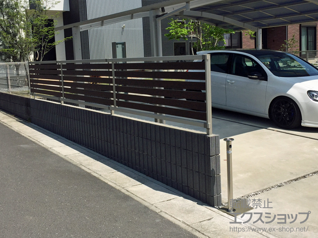 埼玉県深谷市ののフェンス・柵 ルシアスフェンスF04型 横板 木目カラー 自由柱施工 施工例