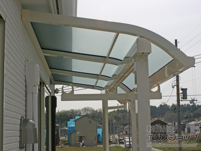 京都府木津川市ののバルコニー・ベランダ屋根 スピーネ R型 屋根タイプ 単体 積雪〜20cm対応 施工例