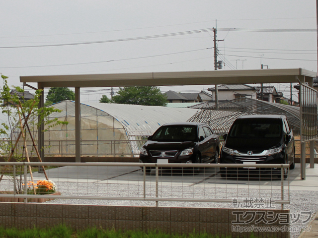 栃木県下都賀郡都賀町のLIXIL リクシル（トステム）のカーポート テリオスポートIII 1500 3台用 角柱4本仕様 積雪〜50cm対応 施工例