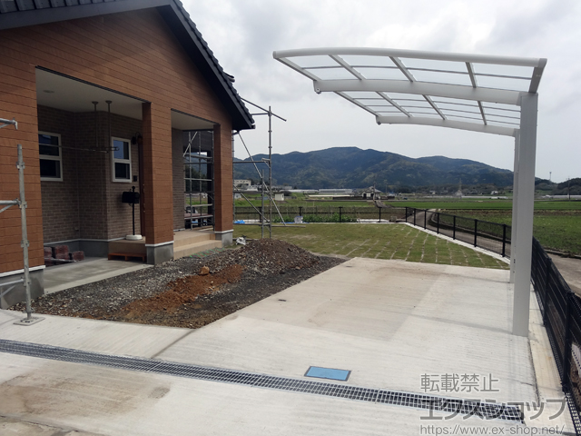 佐賀県嬉野市ののカーポート ネスカR (ラウンドスタイル) 積雪〜20cm対応＋着脱式サポート ロング柱（Ｈ25）用 2本入り×1セット 施工例