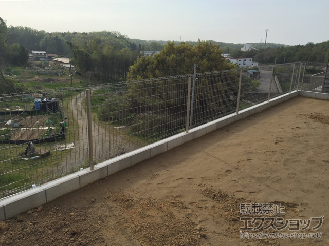 石川県能美市ののフェンス・柵 イーネットフェンス1F型 自由柱 施工例