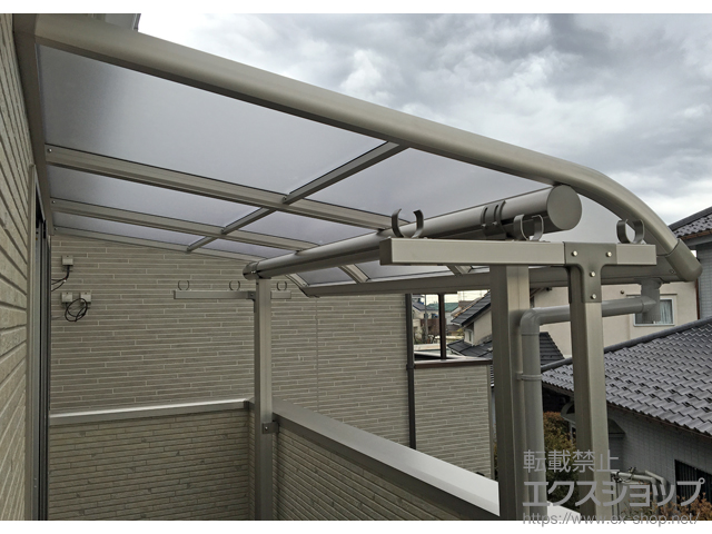 埼玉県入間市ののバルコニー・ベランダ屋根 プレシオステラス R型 屋根タイプ 単体 積雪〜20cm対応 施工例