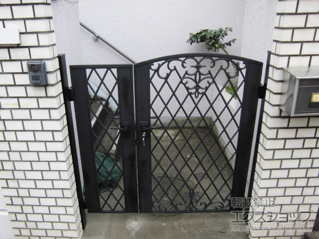 東京都町田市のの門扉 キャスモア1型 両開き親子 門柱使用 施工例