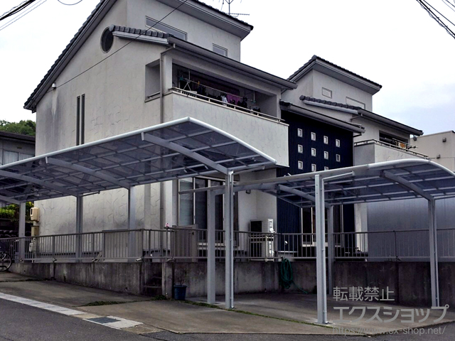 岐阜県岐阜市ののカーポート ネスカR (ラウンドスタイル) 縦連棟 積雪〜20cm対応 施工例