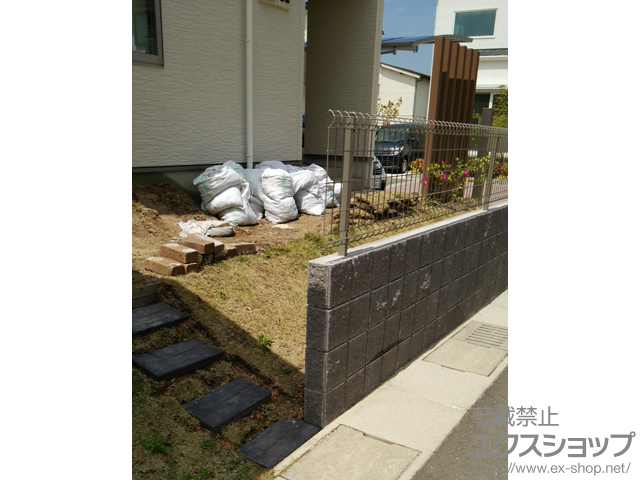 福岡県糟屋郡宇美町ののフェンス・柵 ハイグリッドフェンスUF8型 フリーポールタイプ 施工例