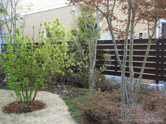 長野県佐久市ののフェンス・柵 ルシアスフェンスH07型 横板 木調カラー 自由柱施工 施工例