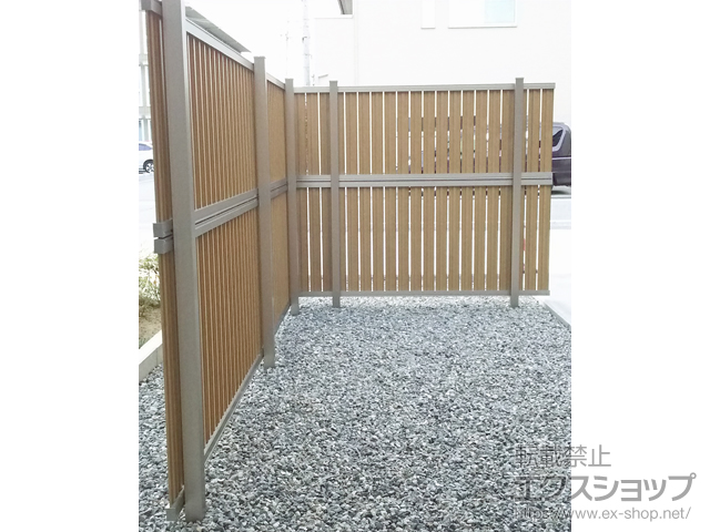 石川県金沢市のLIXIL リクシル(新日軽)のフェンス・柵 セレビューフェンス RP4型 2段支柱[控え柱なし] 施工例