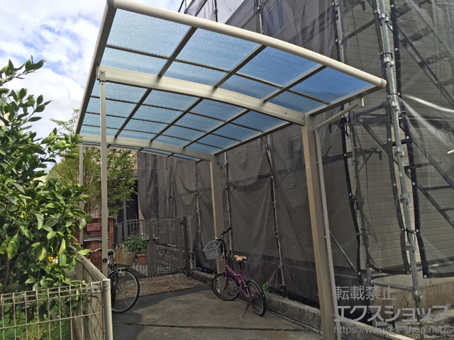 東京都国立市ののカーポート レイナポートグラン　積雪〜20cm対応＋着脱式サポート 標準・ハイルーフ兼用 2本入り×1セット 施工例