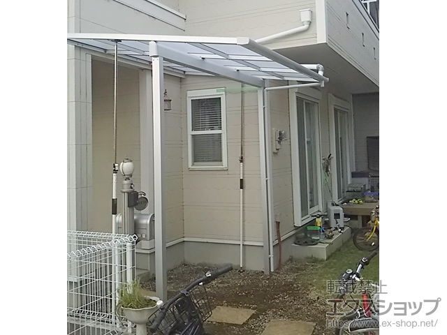 埼玉県北足立郡伊奈町ののテラス屋根 スピーネ F型 テラスタイプ 単体 積雪〜20cm対応 施工例