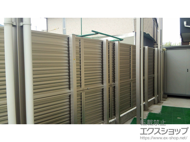 大阪府四條畷市ののフェンス・柵 ミエーネフェンス 目隠しルーバータイプ 2段支柱 施工例