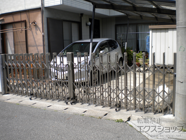 千葉県千葉市ののカーゲート アルシャインII PG型R(ペットガード) Aタイプ ノンレール 両開き 520W 施工例