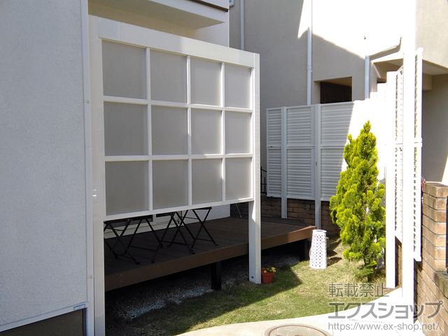 東京都府中市ののフェンス・柵 Gスクリーン 角格子タイプ 3段 間仕切り柱 施工例