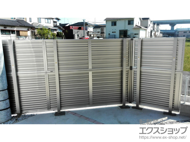 福岡県北九州市ののフェンス・柵 ミエーネフェンス 目隠しルーバータイプ 2段支柱 施工例