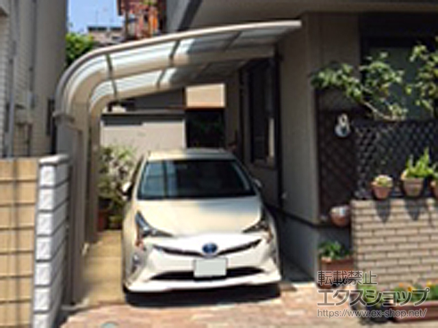 埼玉県越谷市のLIXIL リクシル（トステム）のカーポート テールポートシグマIII 積雪〜20cm対応 施工例