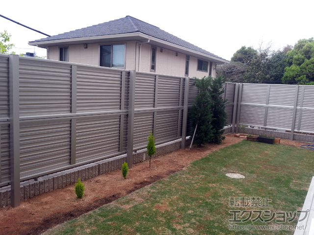 静岡県磐田市ののフェンス・柵 ミエーネフェンス 目隠しルーバー 2段支柱 施工例