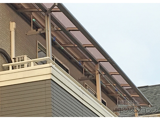東京都葛飾区ののバルコニー・ベランダ屋根 スピーネ F型 屋根タイプ 連棟 積雪〜20cm対応 施工例