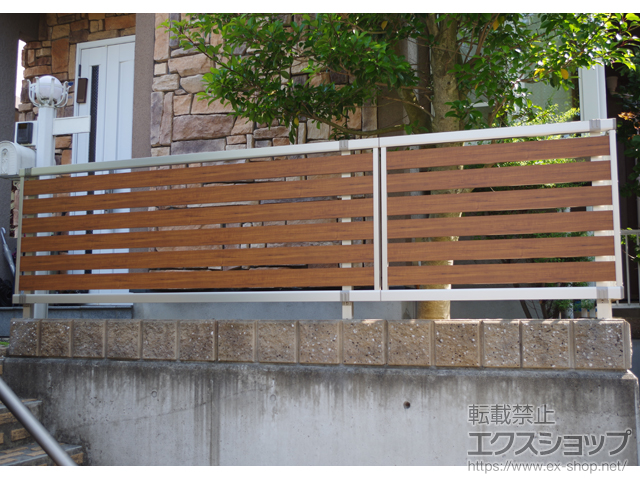 神奈川県横浜市ののフェンス・柵 ルシアスフェンスF04型 横半目隠し 自在柱 施工例