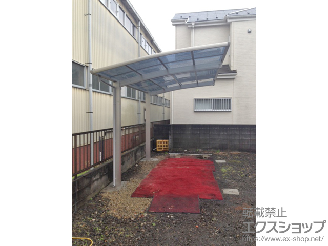 埼玉県新座市ののカーポート プレシオスポート 積雪〜20cm対応＋着脱式補助柱 2本入り×1セット 施工例