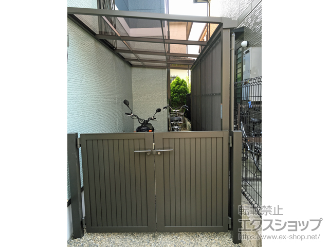 兵庫県神戸市のLIXIL リクシル（トステム）のストックヤード スピーネストックヤードF型 波板タイプ スクリーン仕様 積雪〜20cm対応 施工例