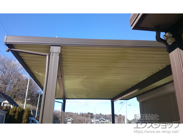 栃木県芳賀郡市貝町のLIXIL リクシル（トステム）のカーポート テリオスポートIII 1500 3台用 角柱4本仕様 積雪〜50cm対応 施工例