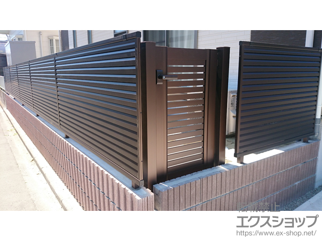 宮城県塩竈市ののフェンス・柵 ミエーネフェンス 目隠しルーバータイプ 自由柱施工 施工例