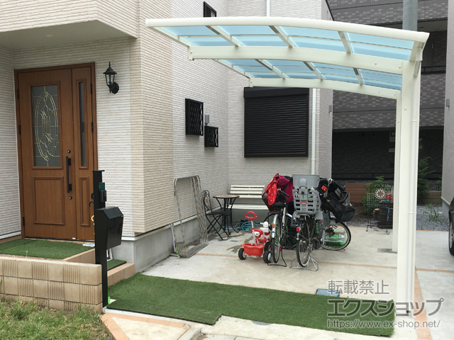 埼玉県さいたま市ののカーポート レイナポートグラン　積雪〜20cm対応＋着脱式サポート 標準・ハイルーフ兼用 2本入り×1セット 施工例