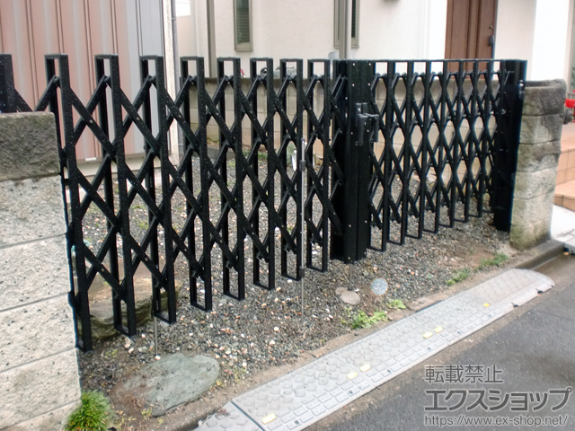 埼玉県上尾市ののカーゲート アルシャインHG ノンキャスター 両開き 430W 施工例