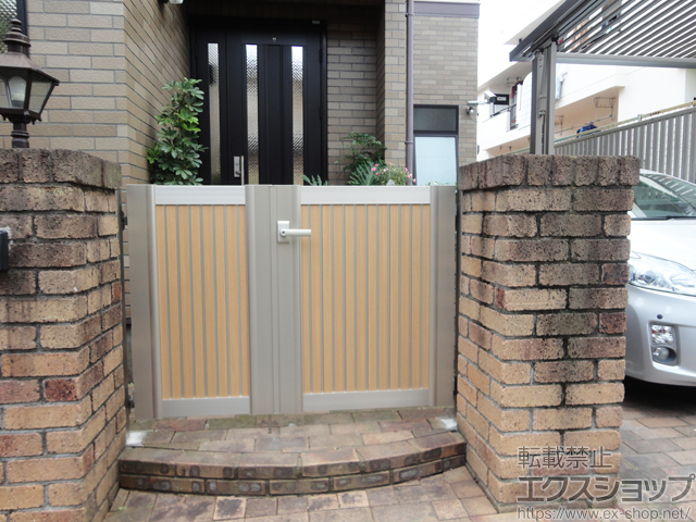 東京都中野区のの門扉 ルシアス門扉CW01型 たて目隠し 両開き親子 複合カラー 門柱使用 施工例
