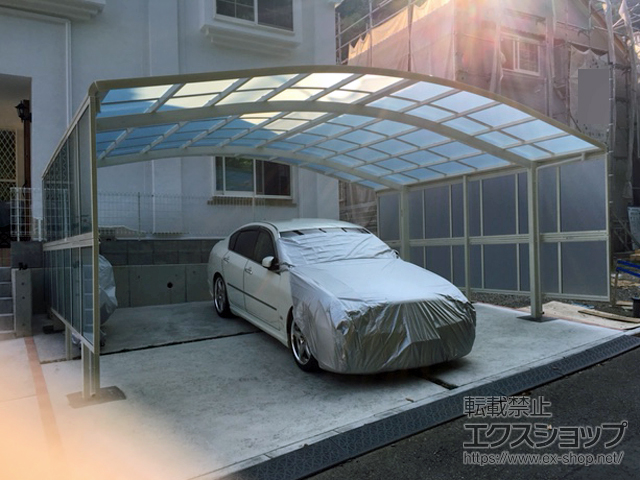 神奈川県逗子市ののカーポート レイナツインポートグラン　積雪〜20cm対応＋サイドパネル（両側） 施工例