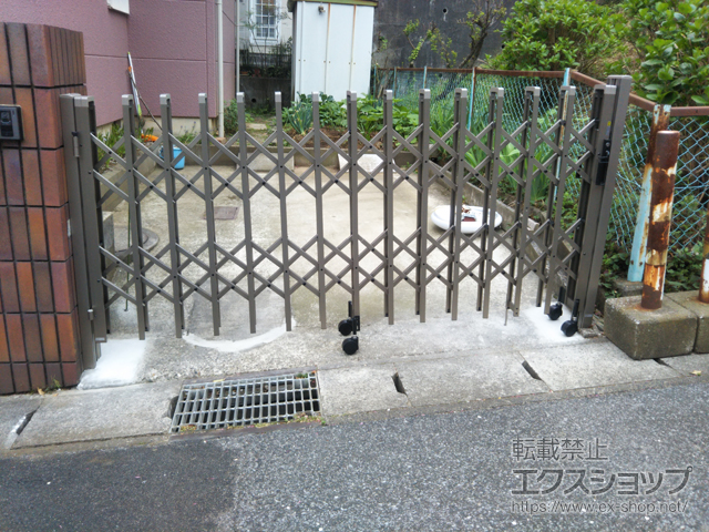 千葉県四街道市ののカーゲート トリップゲート 傾斜地専用型 ノンレール 片開き 26S 施工例