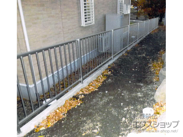 長野県北佐久郡御代田町ののフェンス・柵 レスティナフェンス23型 傾斜地用 自由柱 施工例