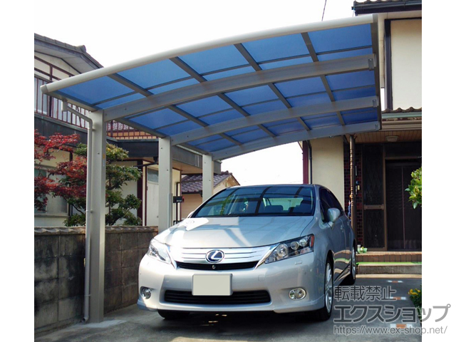 愛媛県新居浜市ののカーポート レイナポートグランZ　積雪〜20cm対応＋屋根ふき材補強部品＋着脱式サポート 標準・ハイルーフ兼用 2本入り/1本入り×各1セット 施工例