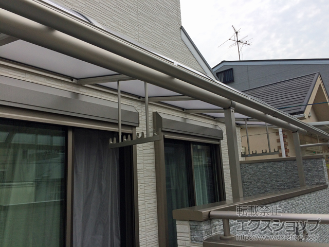 兵庫県尼崎市ののバルコニー・ベランダ屋根 プレシオステラス R型 屋根タイプ 連棟 積雪〜20cm対応 施工例