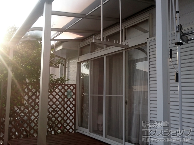 宮崎県宮崎市ののテラス屋根 プレシオステラス R型 テラスタイプ 単体 積雪〜20cm対応＋吊り下げ式物干し 施工例