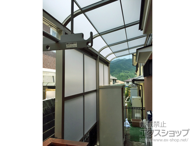 大阪府南河内郡河南町ののテラス屋根 スピーネ R型 テラスタイプ 連棟 積雪〜20cm対応 施工例