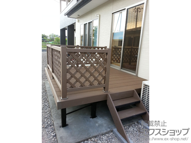福島県西白河郡西郷村ののウッドデッキ リウッドデッキ 200＋リウッドデッキフェンス2型＜ラチス格子＞＋ステップ5型 Sタイプ（2段） 施工例