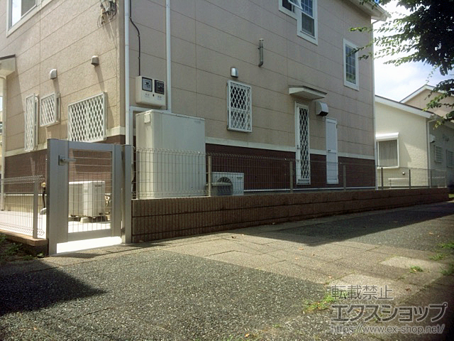 埼玉県北葛飾郡松伏町のの門扉 エクスライン門扉16型 片開き　門柱使用 施工例